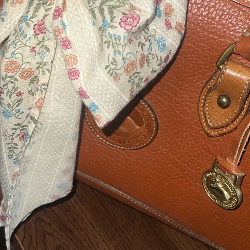 Dooney & Bourke purse - Picture 9 of 11